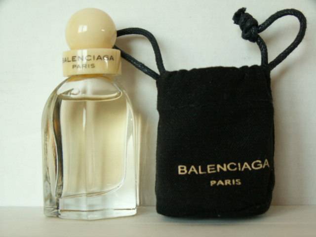 Balenciaga-paris2.jpg