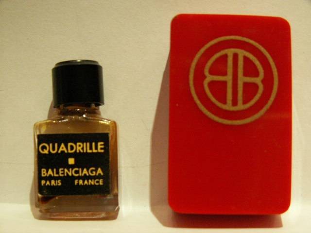 Balenciaga-quadrillebcnoirrouge.jpg