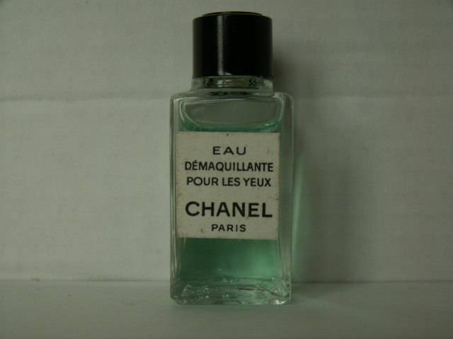 Chanel-eaudemaquillante.jpg