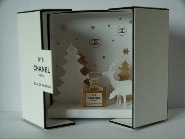 Chanel-n5noel2014.jpg