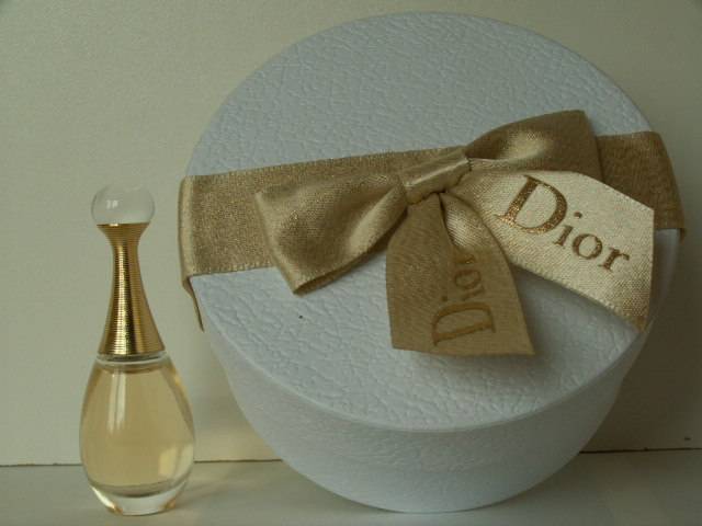 Dior-jadorechapeau.jpg