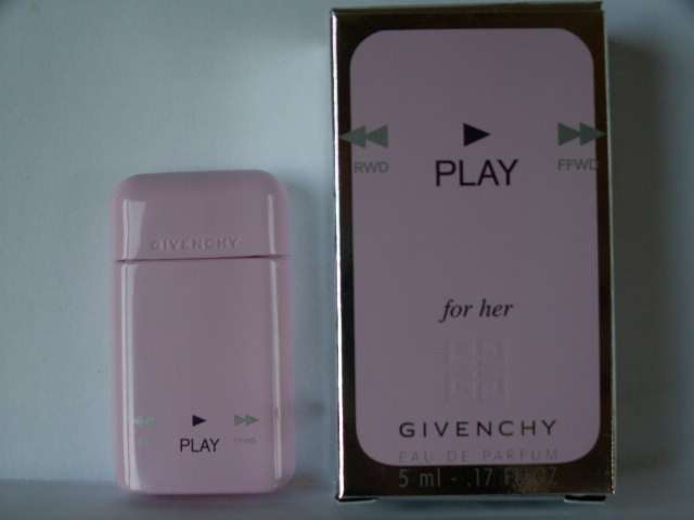 Givenchy-playrose.jpg